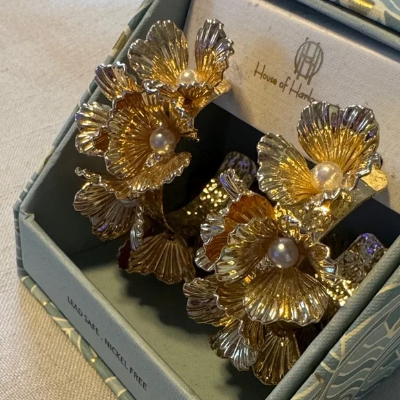 House of Harlow 1960 Gold Floral Earrings with Pearls - Picture 3 of 5